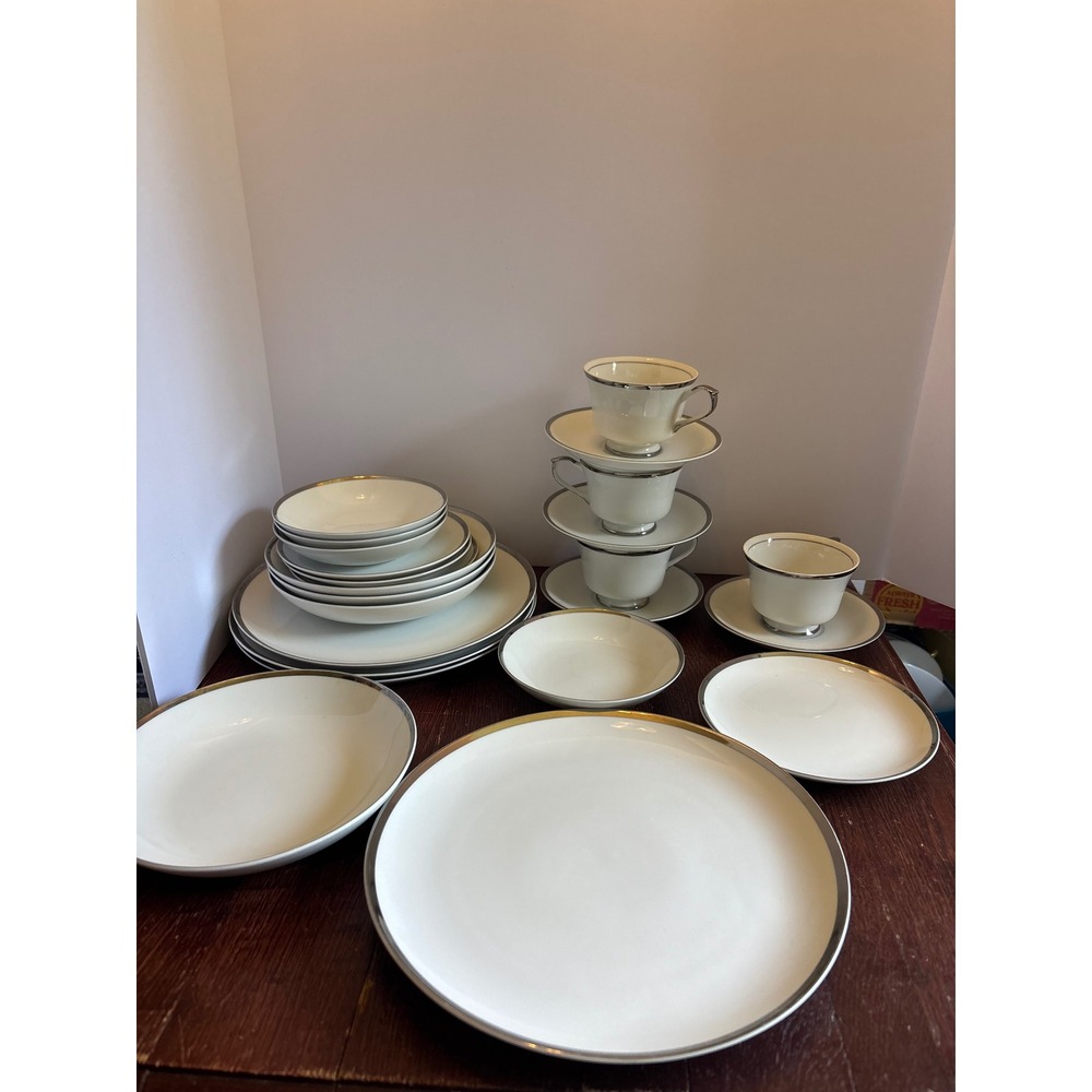 Empress China Modern Era 914 Platinum Trim 24 Pc Dinnerware Set Service for 4